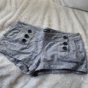 Express shorts, size 6, sailor style, black/white linen